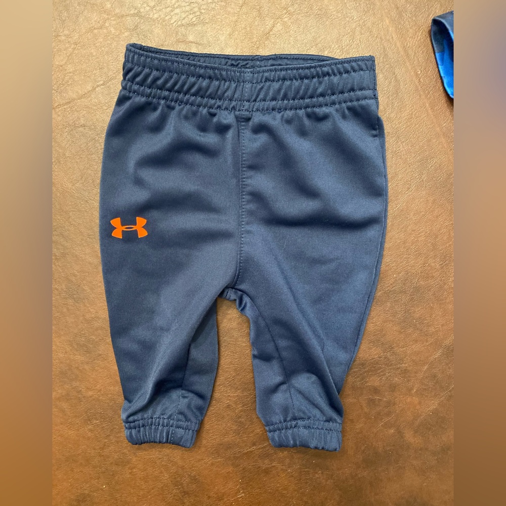 Under Armour Bundle - Picture 3 of 4